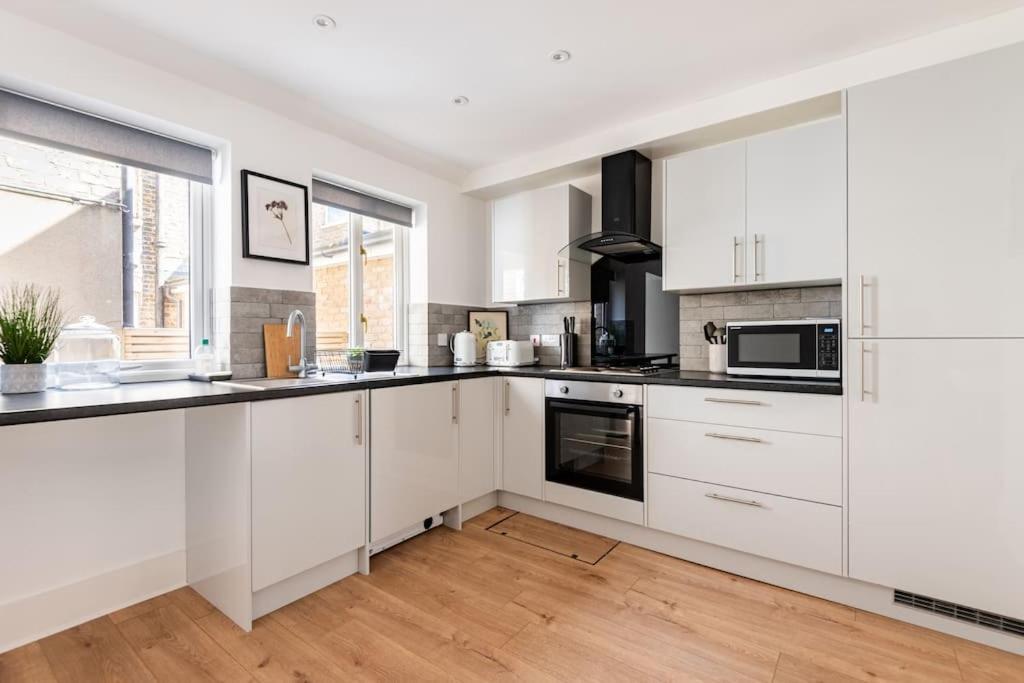 2bd Mews House, Wanstead *