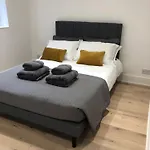 2Bd Mews House, Wanstead